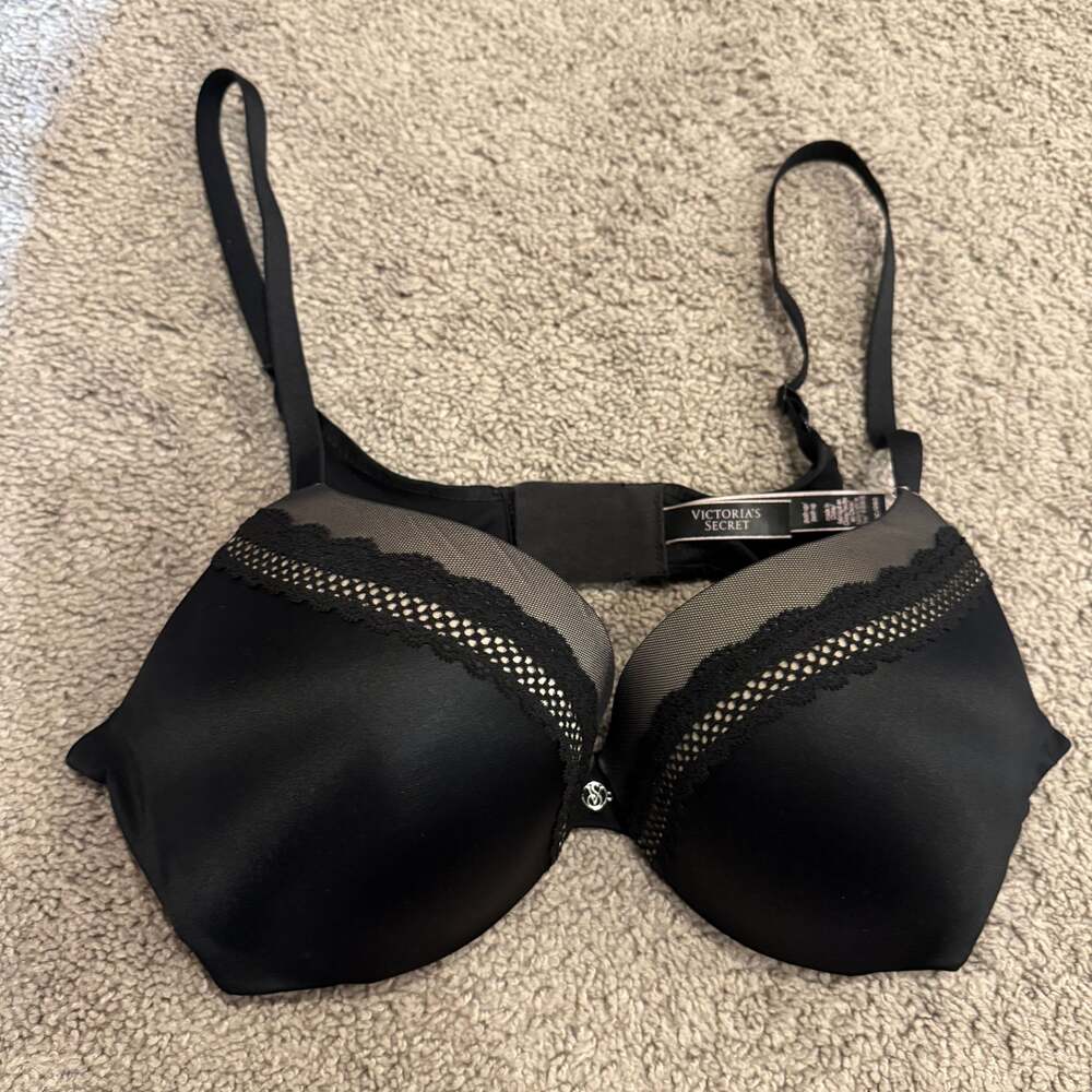 Victoria’s Secret “Very Sexy” Bra – 36C – New Without Tags